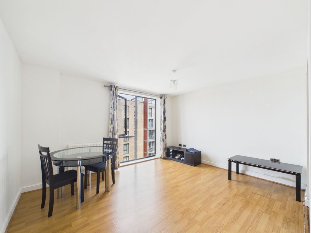 Property photo 1 of 8 Cam03750G0-Pr0099-Still009