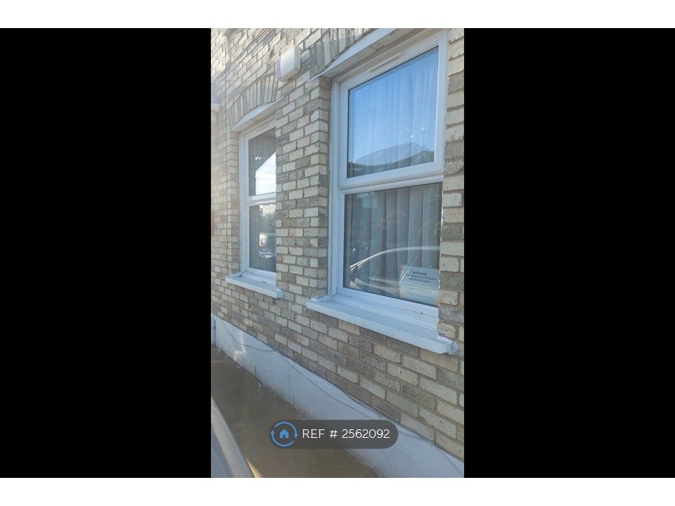 Property photo 1 of 16 Double Glazed Throughout