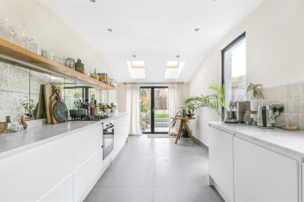 Property photo 3 of 27 3