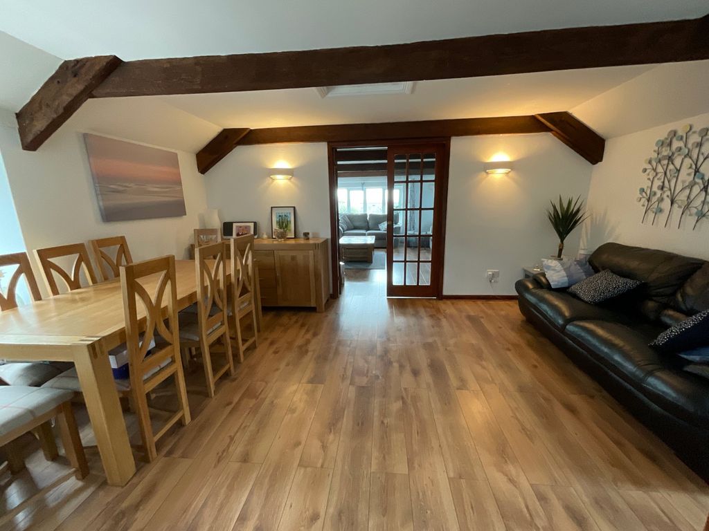 Property photo 2 of 25