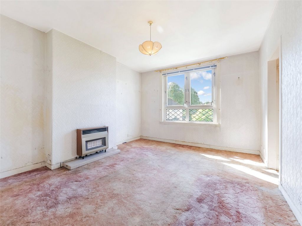 Property photo 3 of 17 Picture No. 02