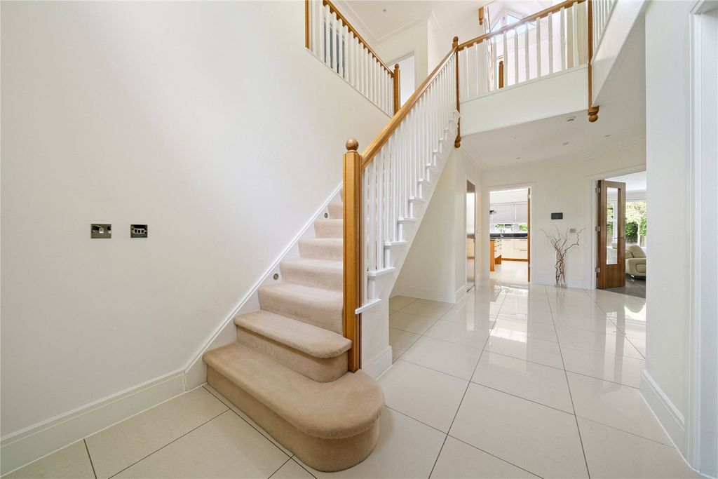 Property photo 2 of 17 Picture No. 15