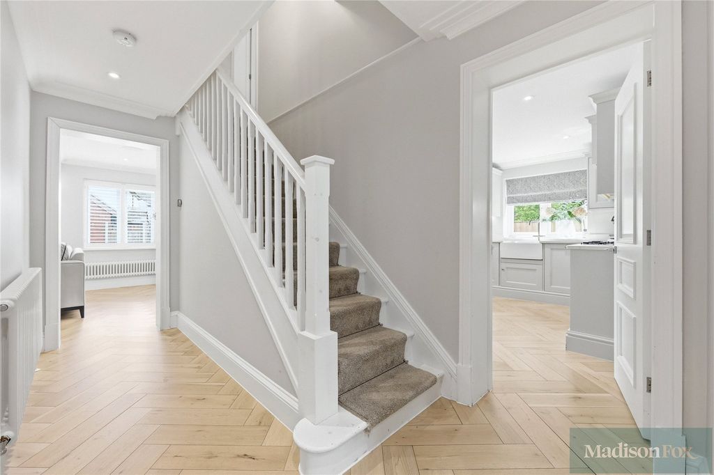 Property photo 2 of 41 Picture No. 22