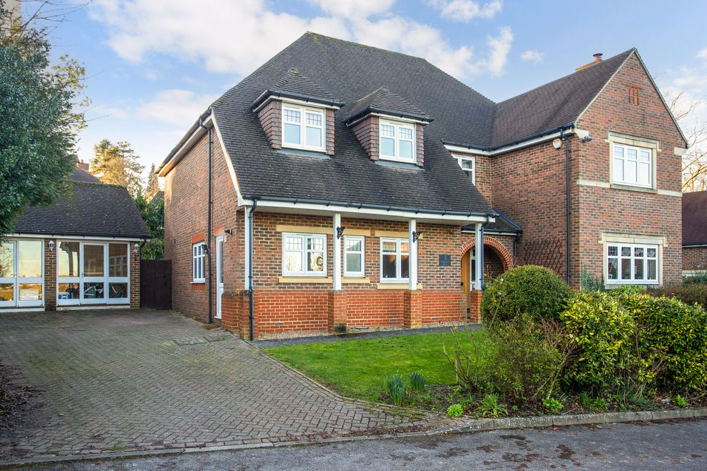 Property photo 1 of 18