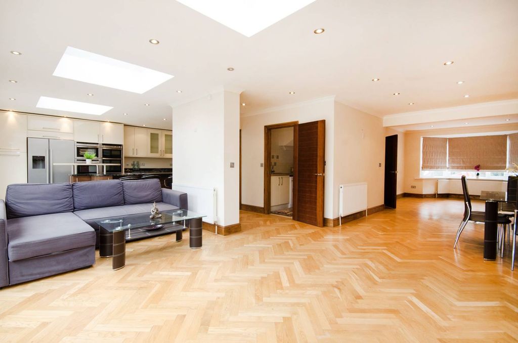 Property photo 3 of 20