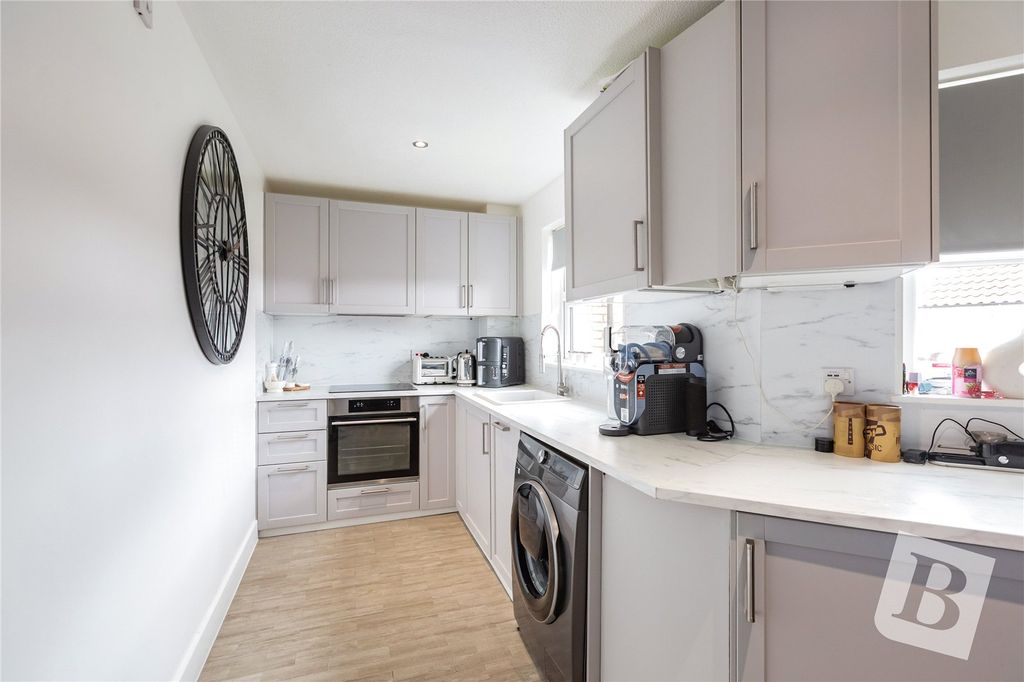 Property photo 3 of 13 Kitchen