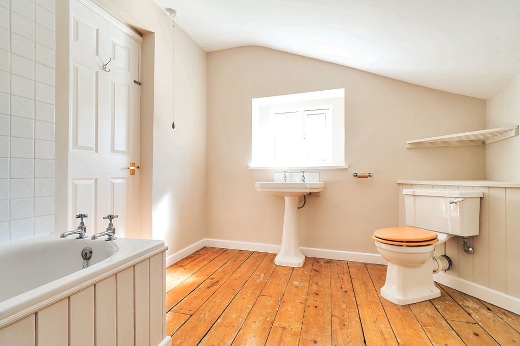Property photo 2 of 21 127586813