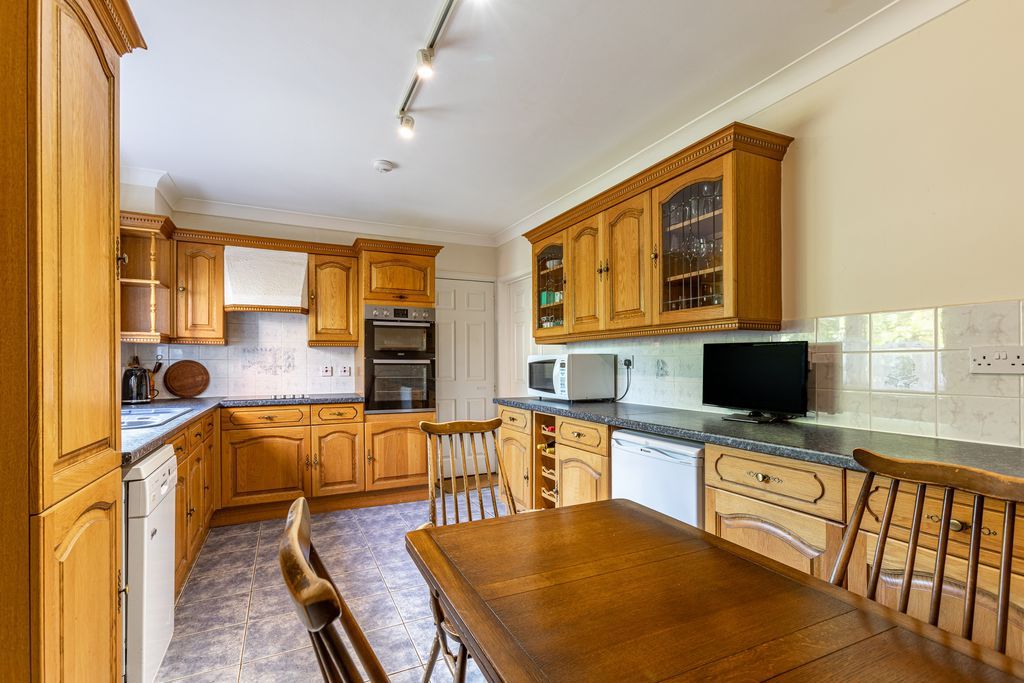 Property photo 3 of 34 Breakfasting Kitchen