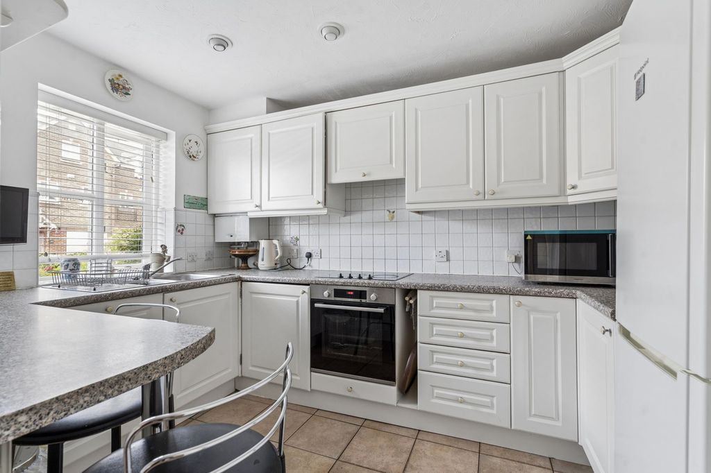 Property photo 2 of 14