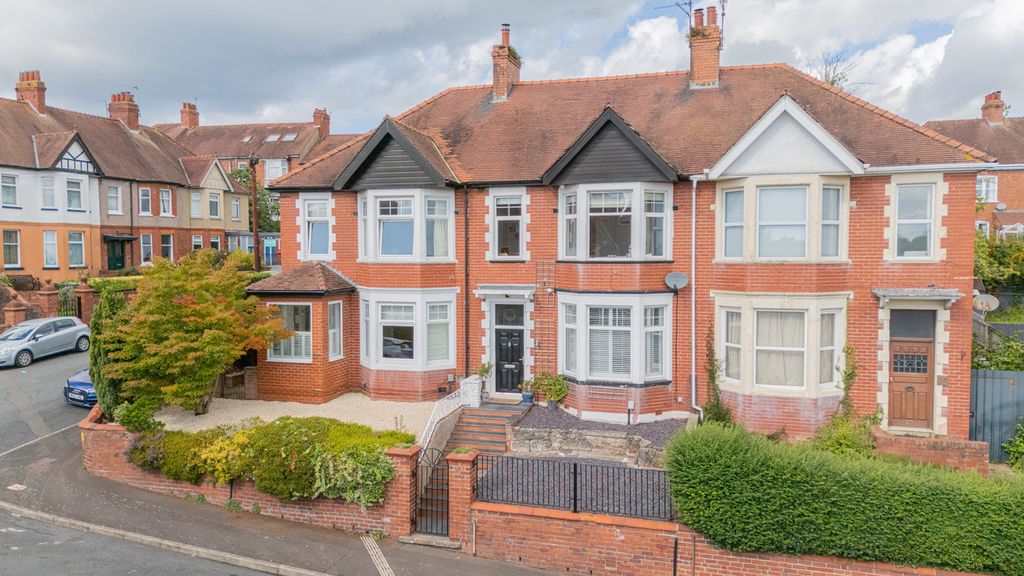 Property photo 1 of 32