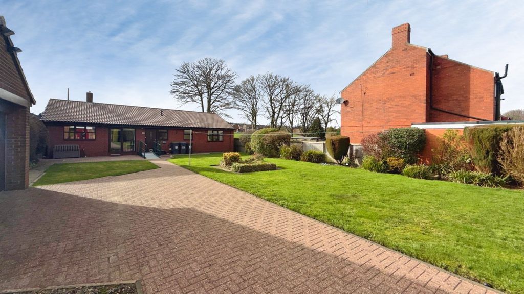 Property photo 1 of 21 External