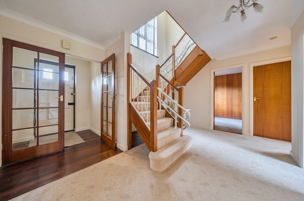 Property photo 2 of 19