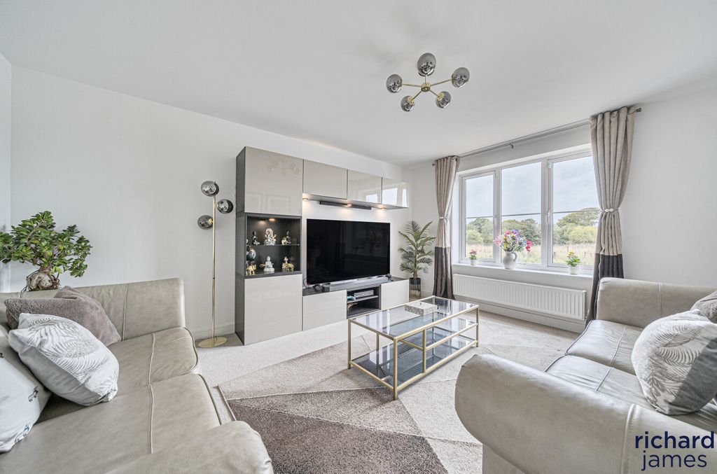 Property photo 2 of 20 36F7d1c779E04E76B0Ab8B0ce671B3A9