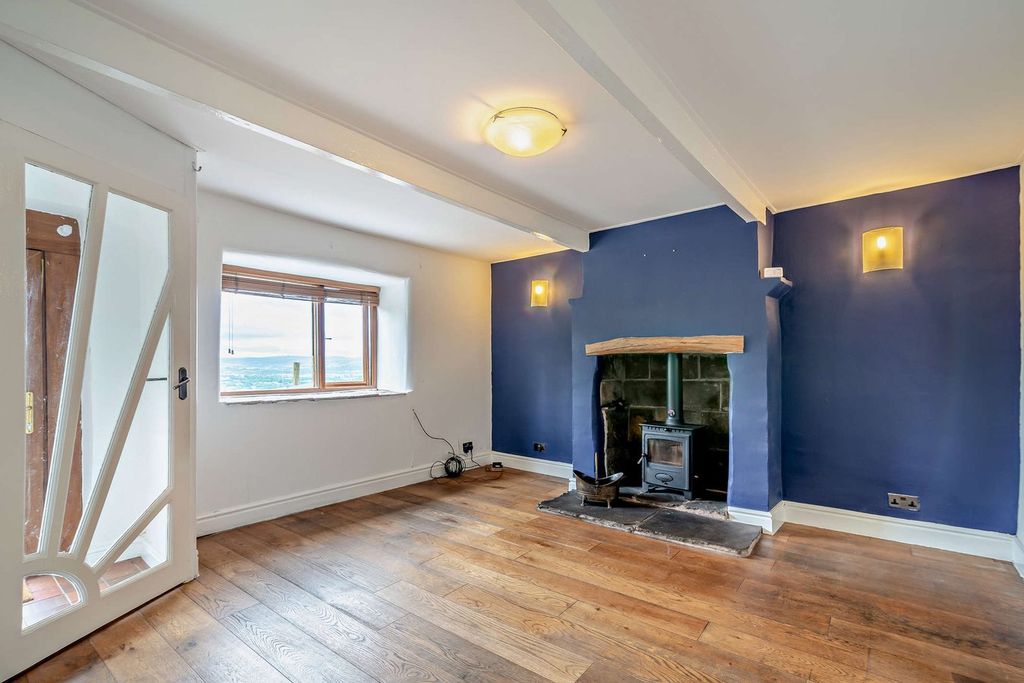 Property photo 2 of 25