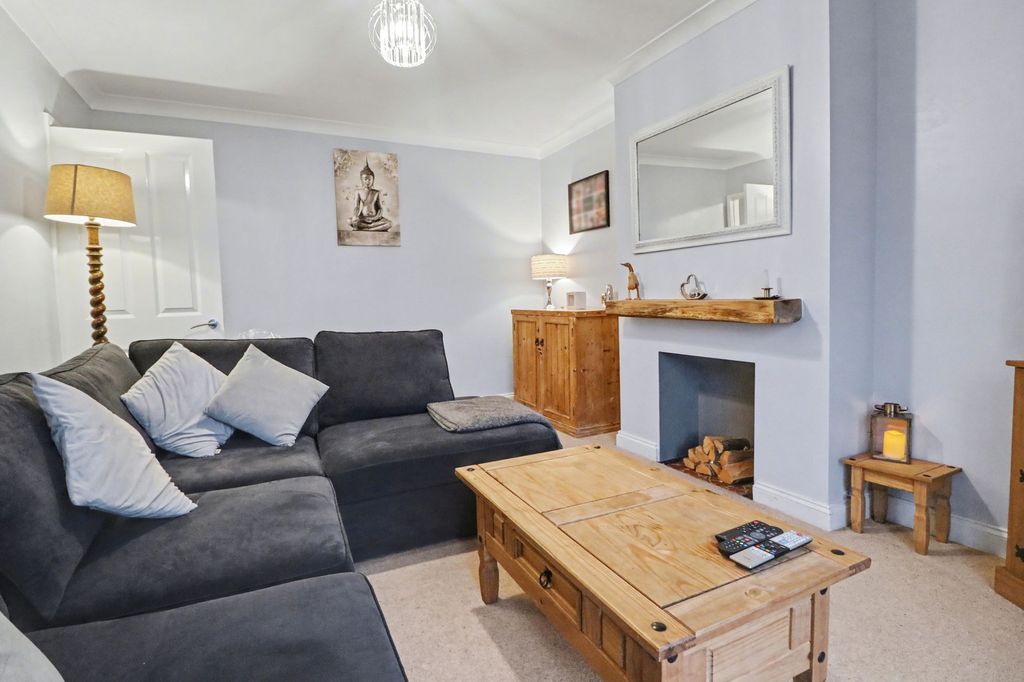 Property photo 3 of 12