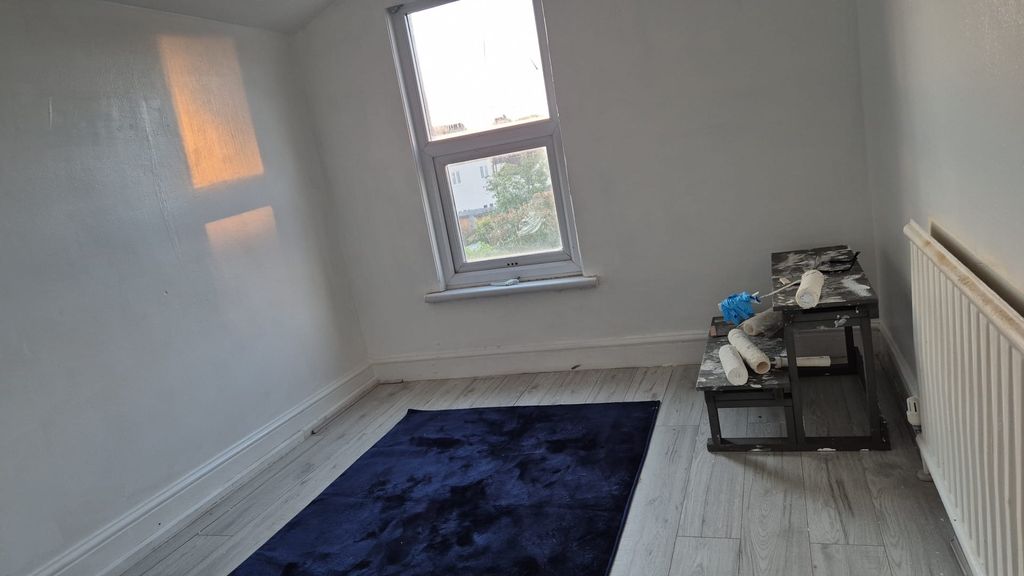 Property photo 1 of 3