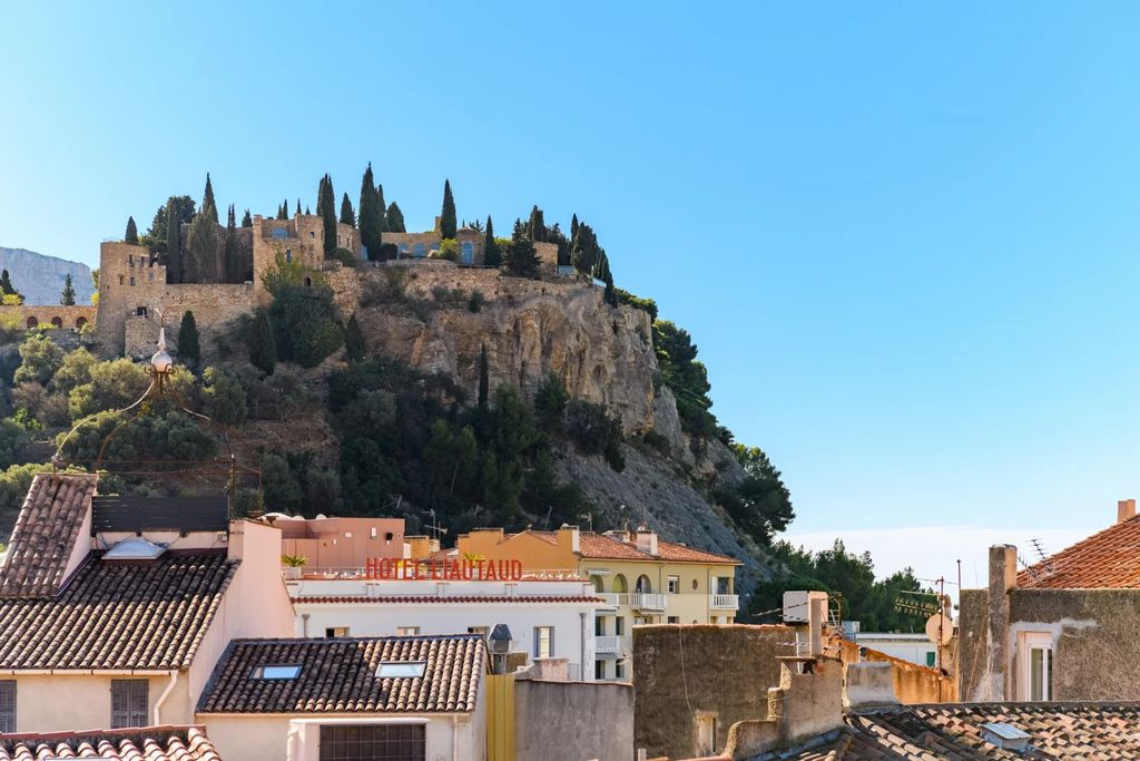 Property photo 2 of 11