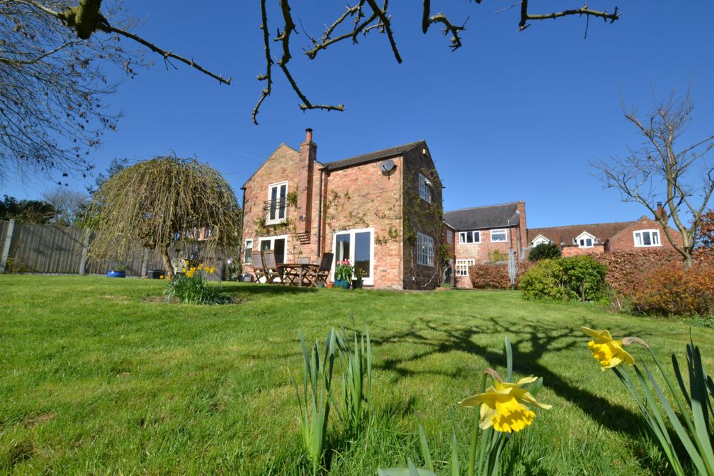 Property photo 3 of 40