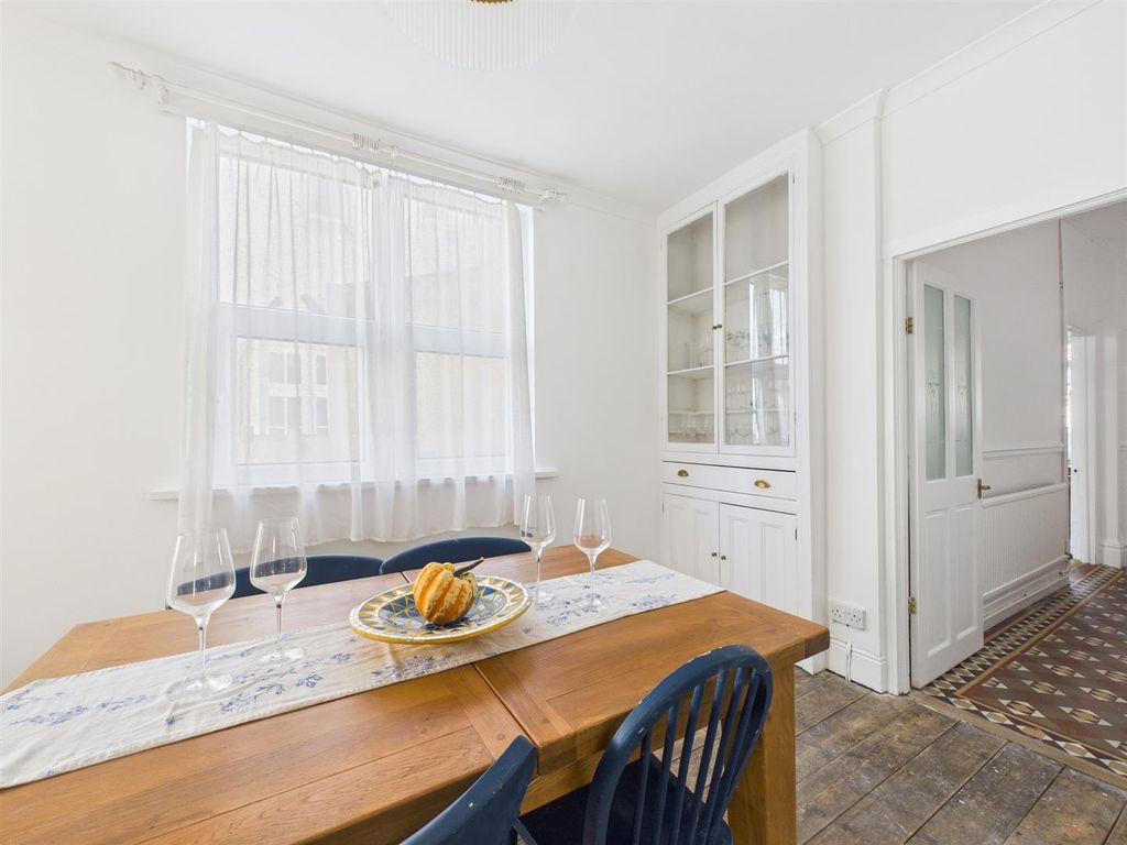 Property photo 3 of 28 Cam02295G0-Pr0357-Still007.Jpg