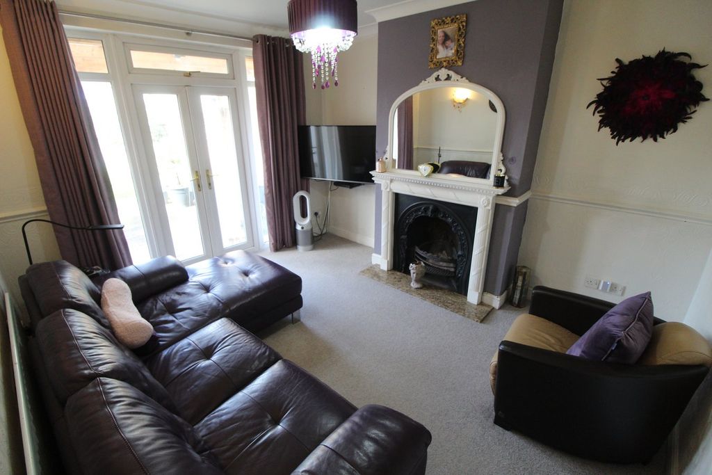 Property photo 3 of 11