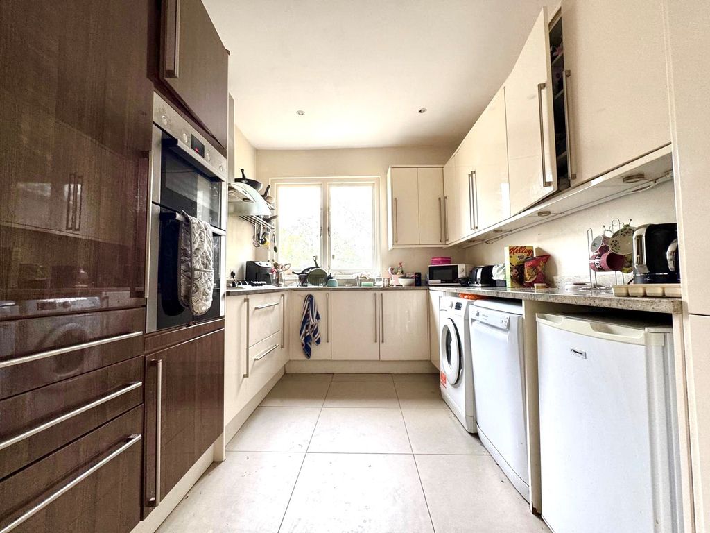 Property photo 2 of 4