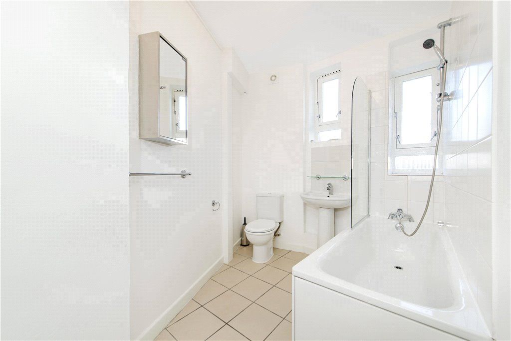 Property photo 3 of 12 Bathroom