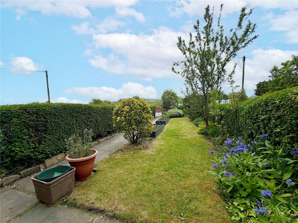 Property photo 2 of 24 Front Garden