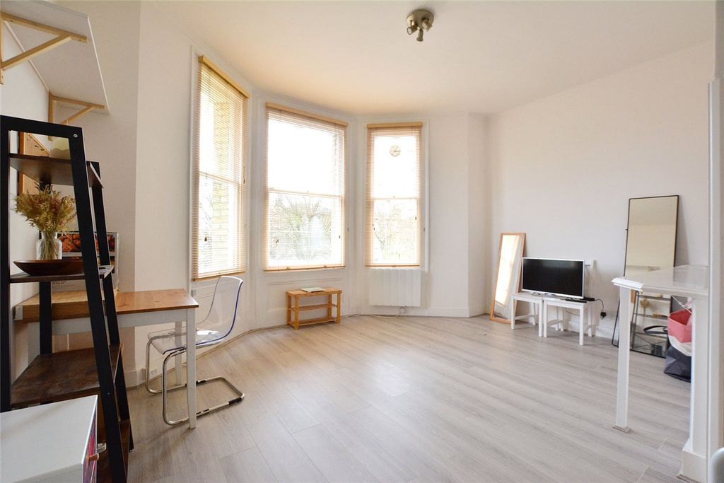 Property photo 1 of 10 Picture No. 01
