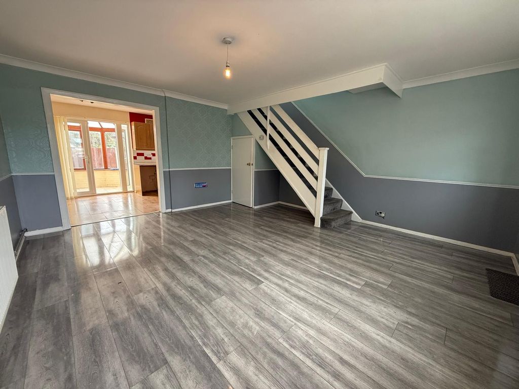 Property photo 2 of 39
