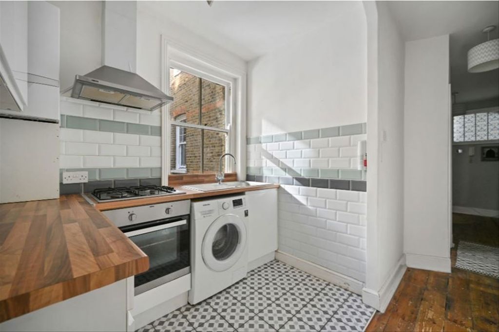 Property photo 3 of 8