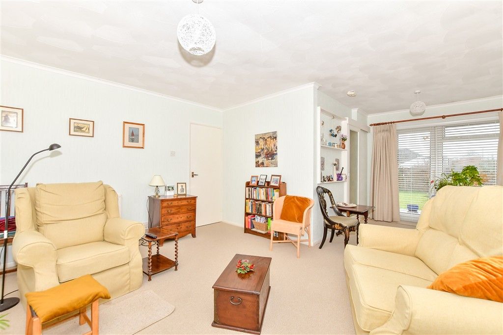 Property photo 3 of 10 Lounge/Diner