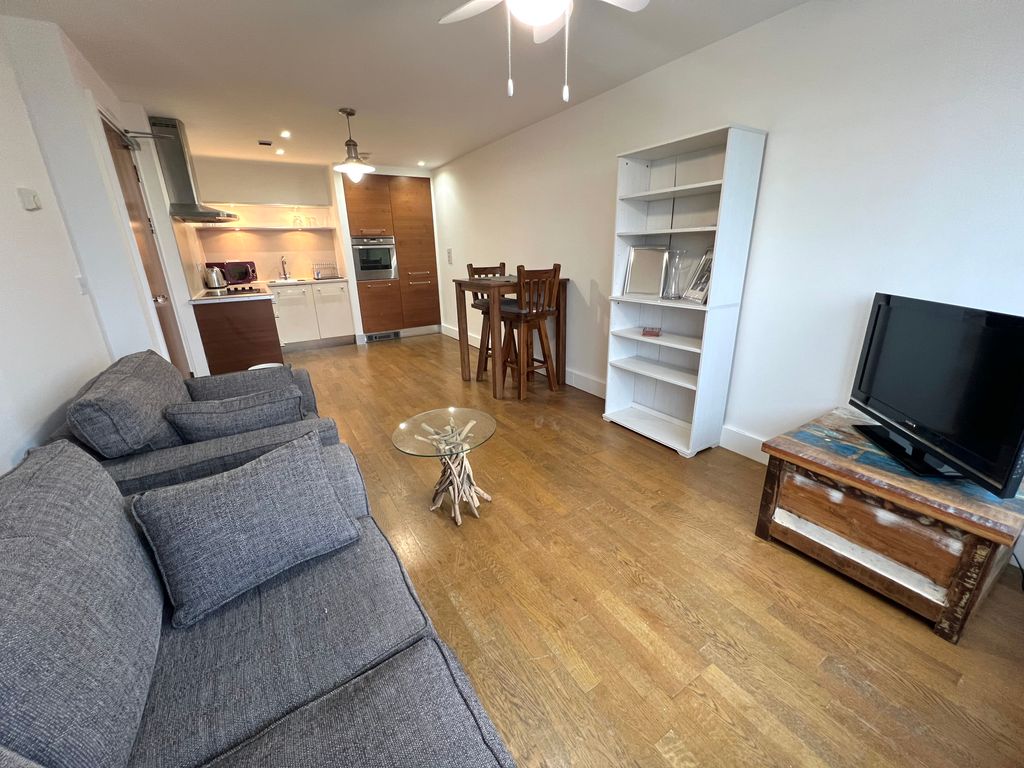 Property photo 1 of 13 Living Room
