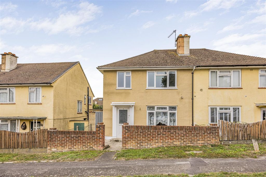 Property photo 3 of 23 9 Blakemere Crescent, Paulsgrove-Porticomarketing-