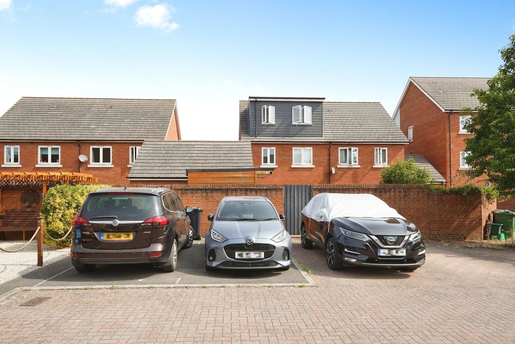 Property photo 3 of 14 Picture No. 13