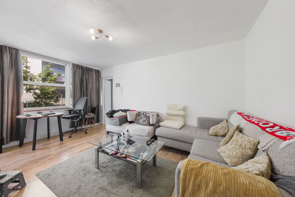 Property photo 1 of 6 Flat 2, 202 Kensington Church Street - Pesqhkhaktmp6Rijop6D.Jpg