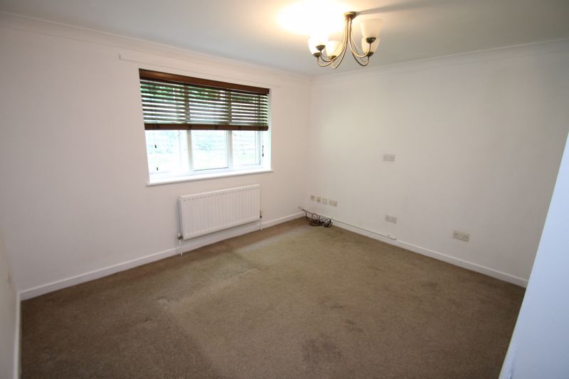 Property photo 2 of 8 Photo 7