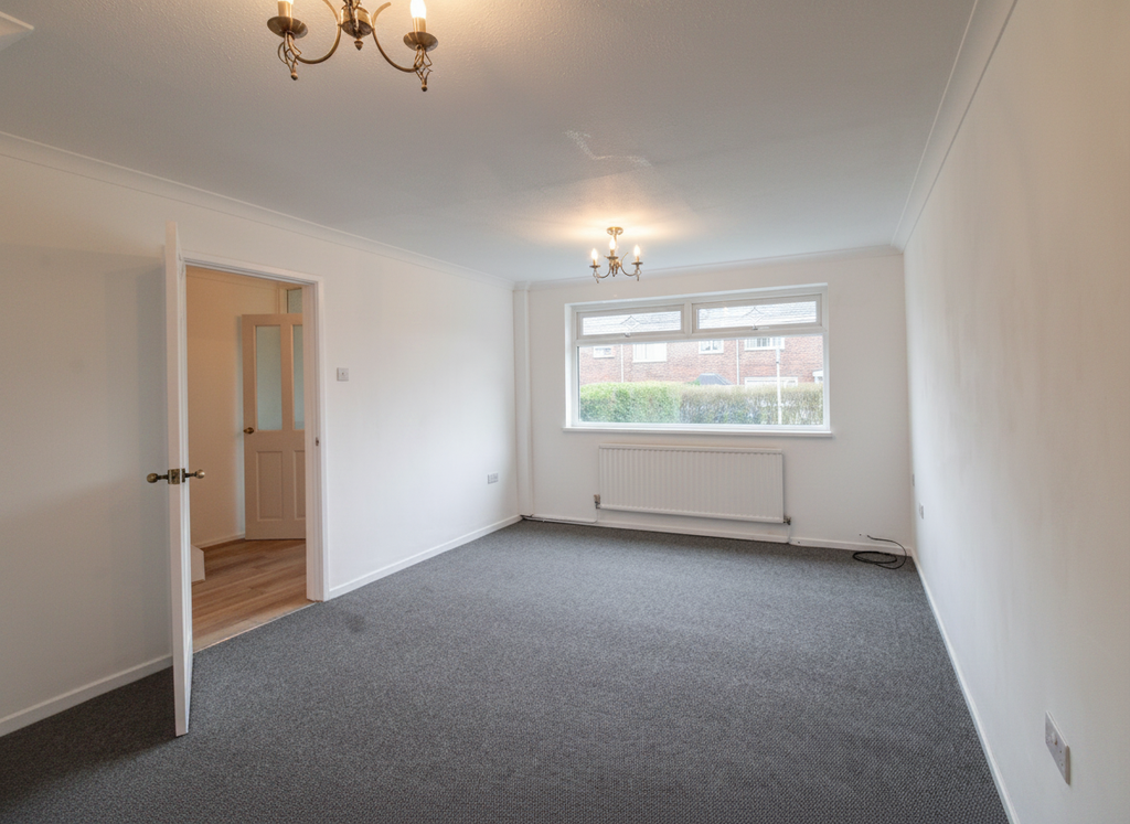 Property photo 3 of 13 Lounge 2