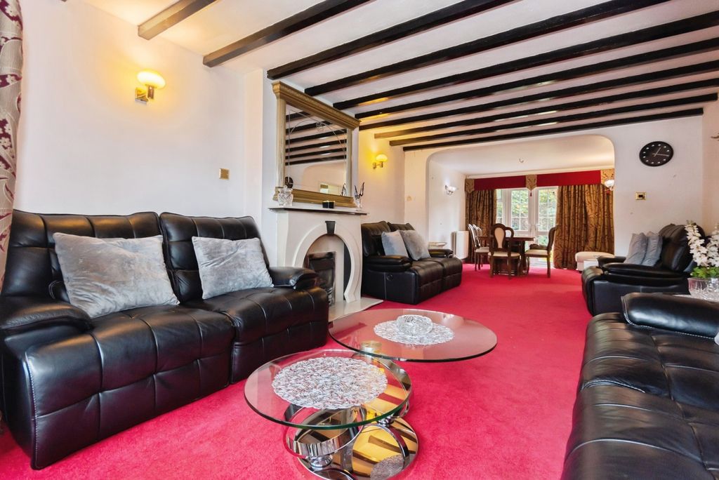 Property photo 3 of 16 Photo