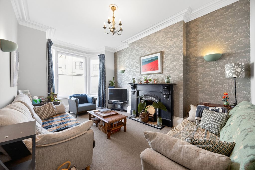 Property photo 3 of 31 Pbox-Img.Jpg