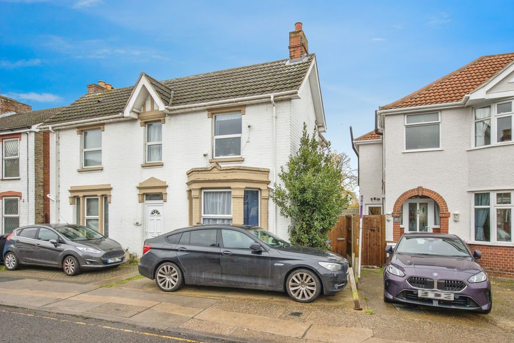 Property photo 1 of 13