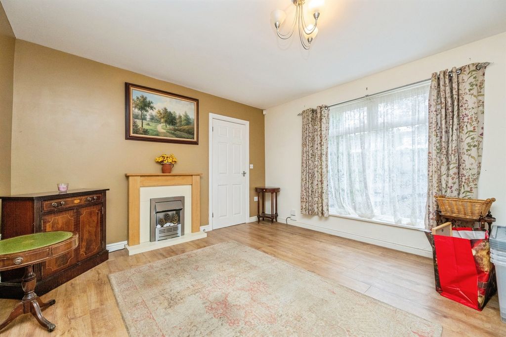 Property photo 3 of 18