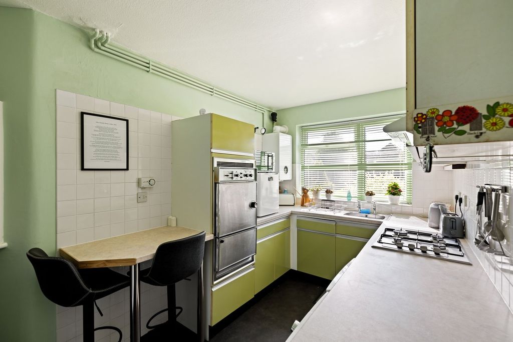 Property photo 3 of 14