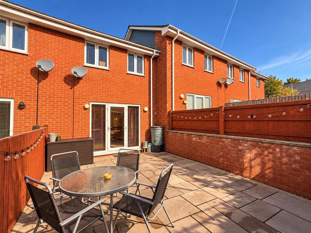 Property photo 3 of 11 11