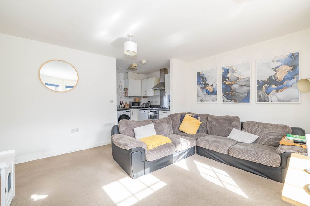 Property photo 2 of 8 Picture 2