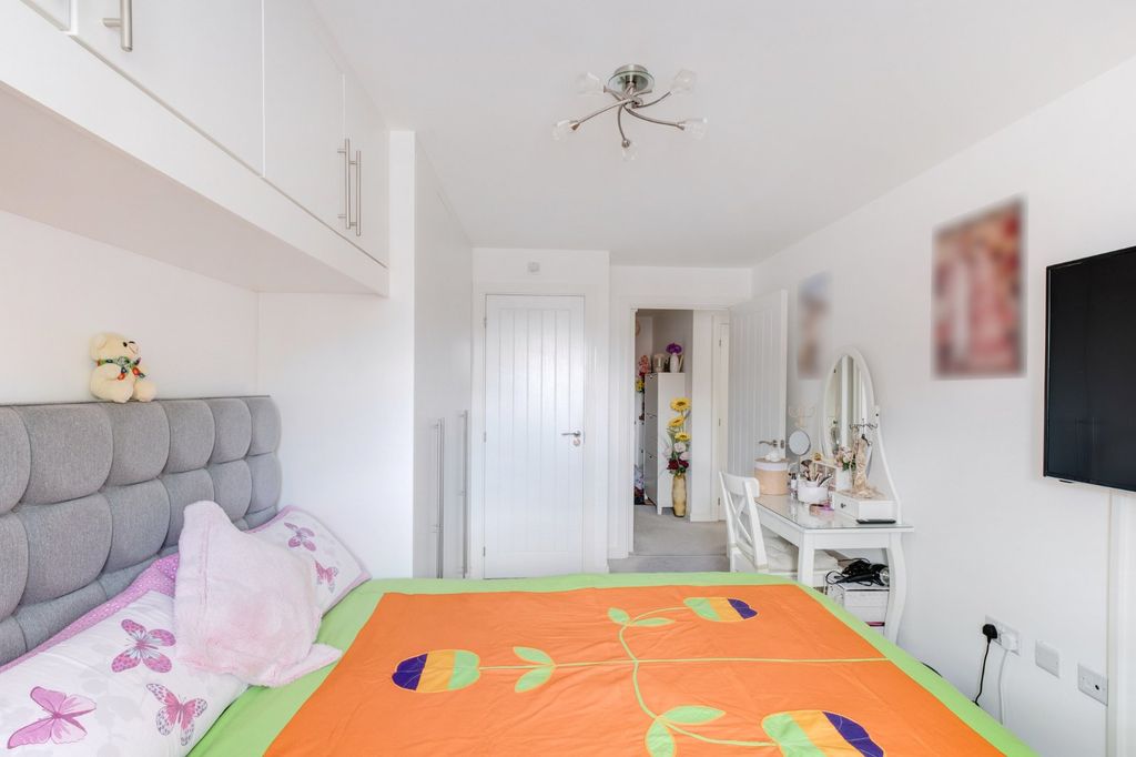 Property photo 3 of 13 Picture No. 17