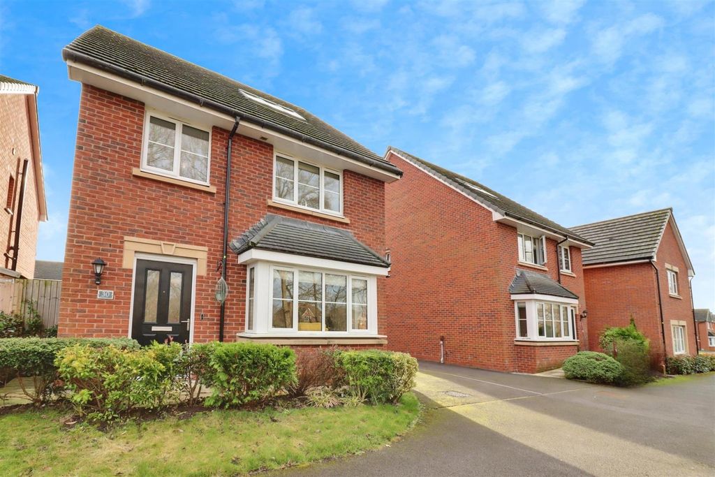 Property photo 1 of 32