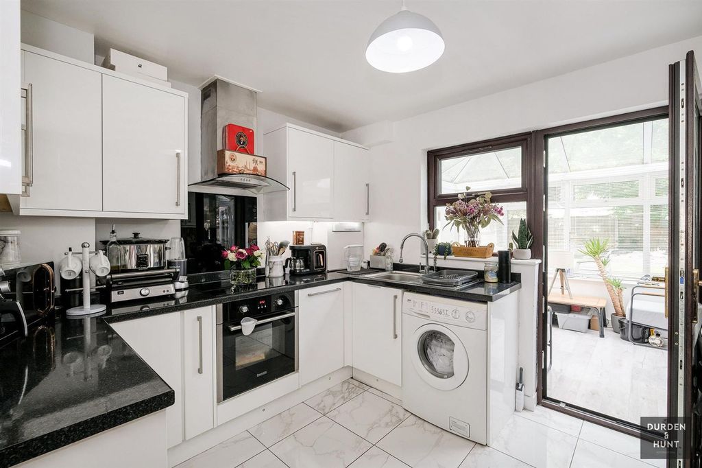 Property photo 3 of 22 3.Jpg