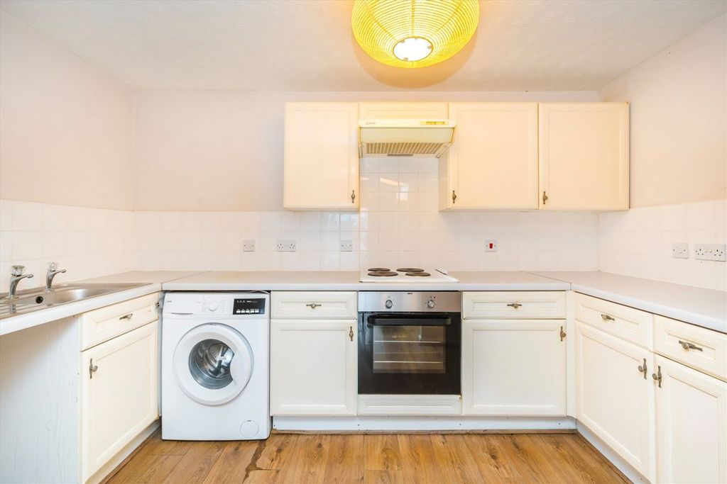 Property photo 3 of 4