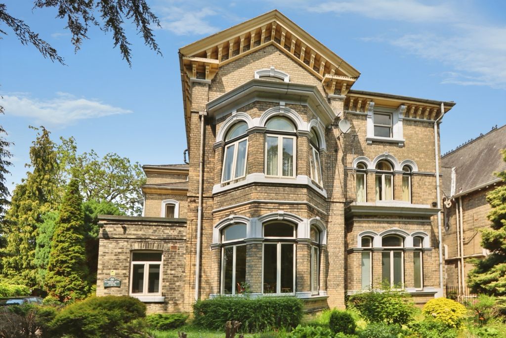 Property photo 1 of 10 4886290