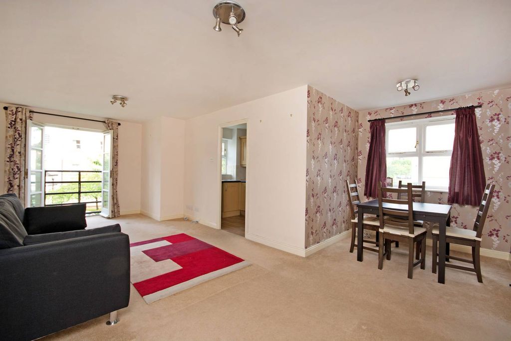Property photo 2 of 7